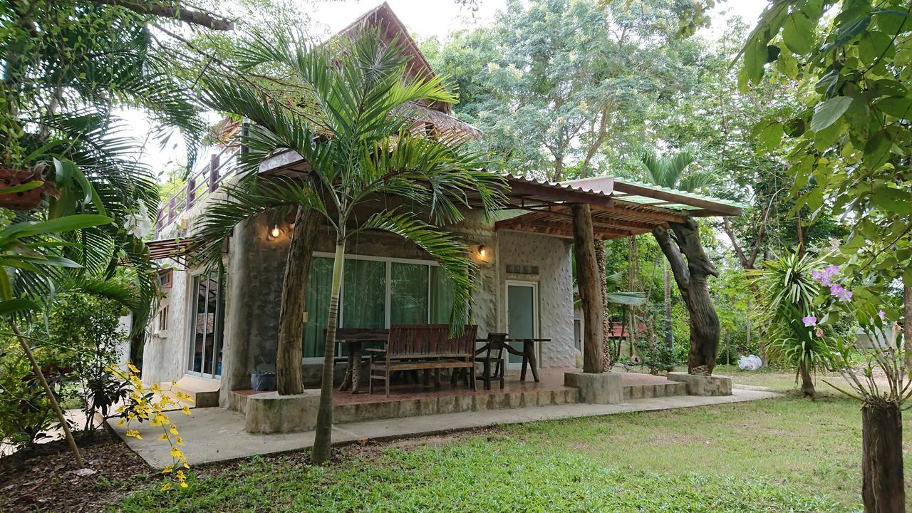 Hotel Baantantara Suan Phueng Exterior foto