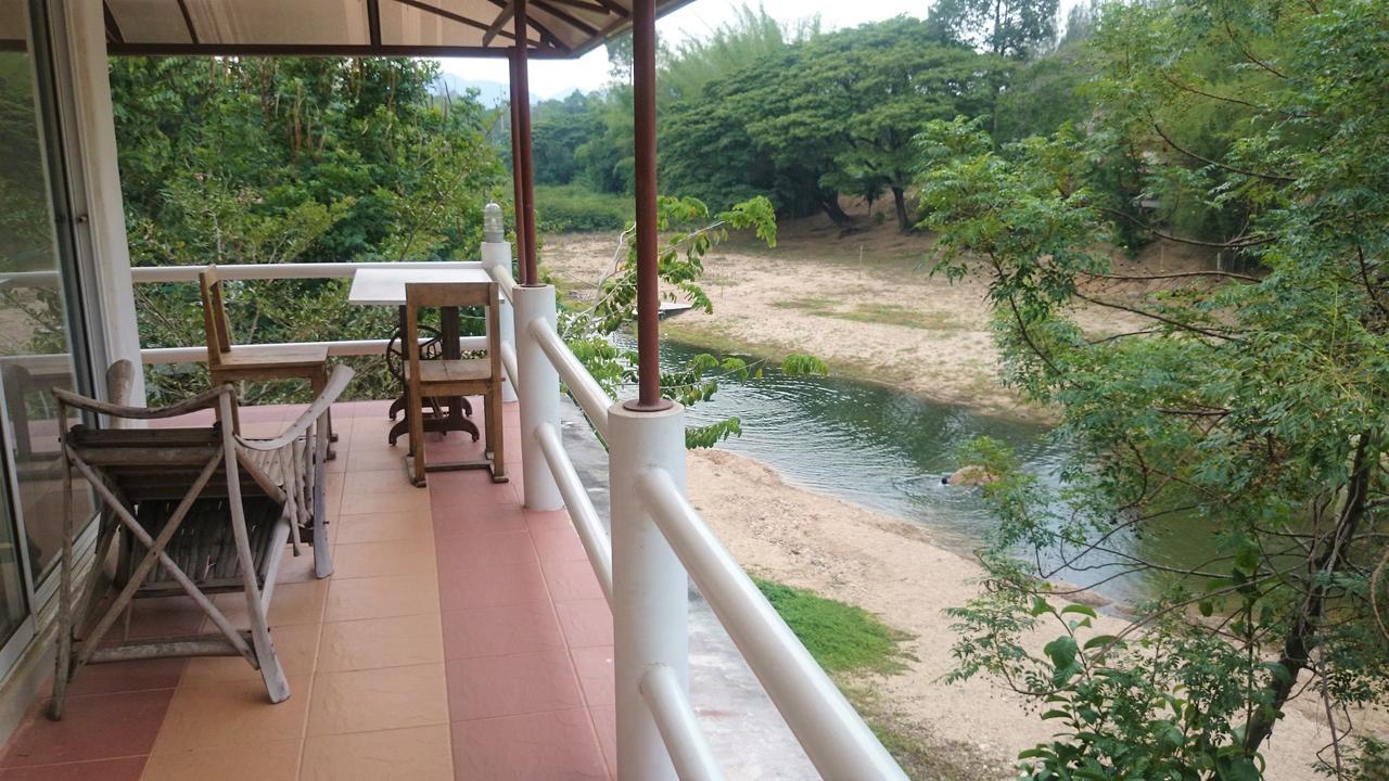 Hotel Baantantara Suan Phueng Exterior foto