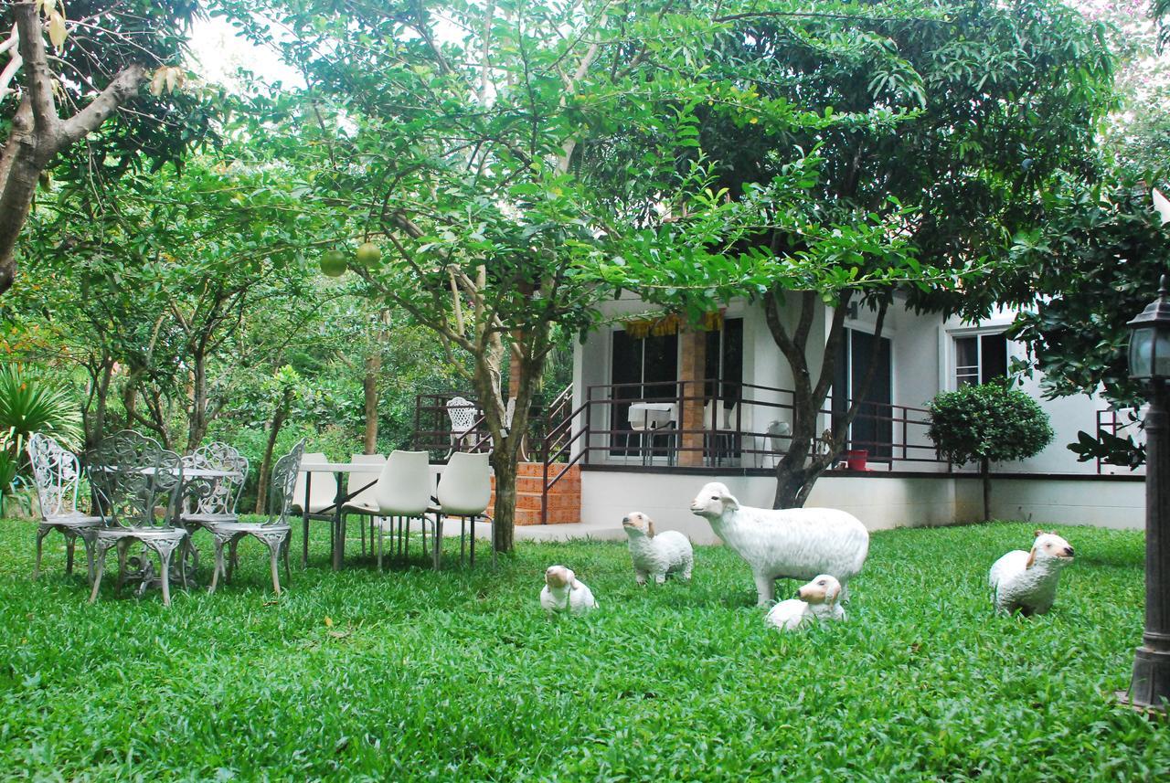 Hotel Baantantara Suan Phueng Exterior foto